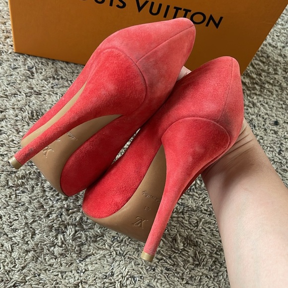 Louis Vuitton Red Suede Heels 41 - Picture 5 of 9